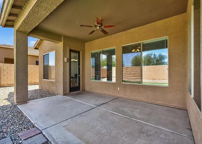 4br | Sleeps 10 | W/ King Bed Holiday home Goodyear