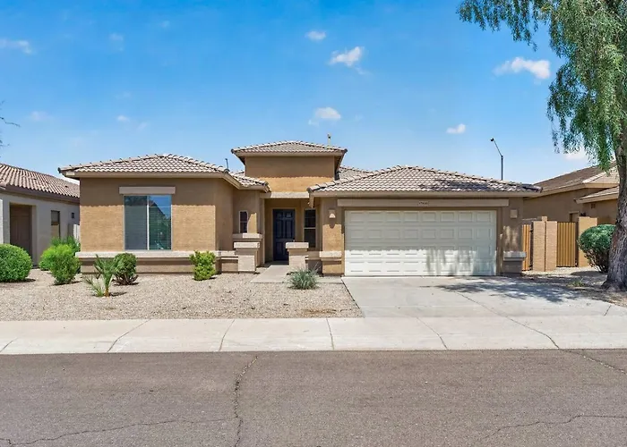 4br | Sleeps 10 | W/ King Bed Goodyear