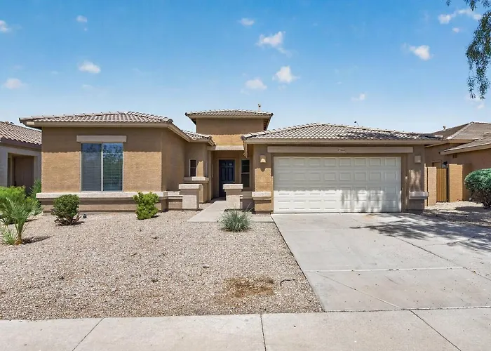Holiday home 4br | Sleeps 10 | W/ King Bed Goodyear