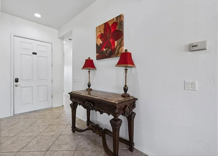 Holiday home 4br | Sleeps 10 | W/ King Bed Goodyear