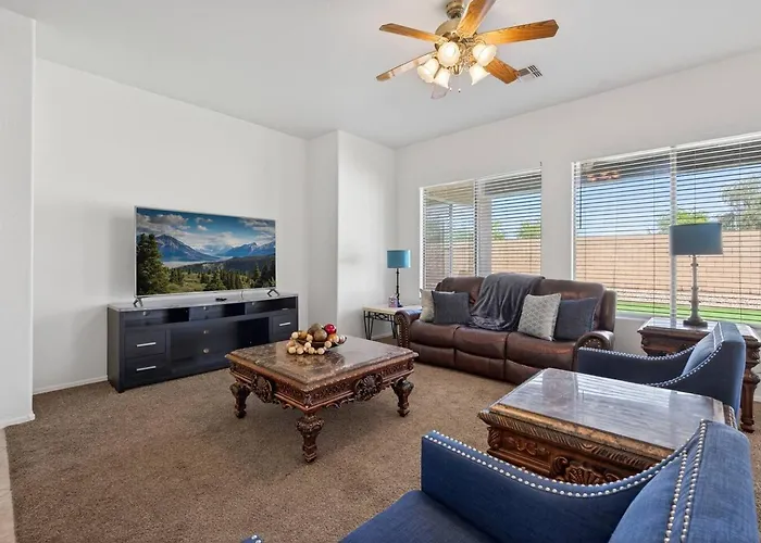 4br | Sleeps 10 | W/ King Bed Goodyear