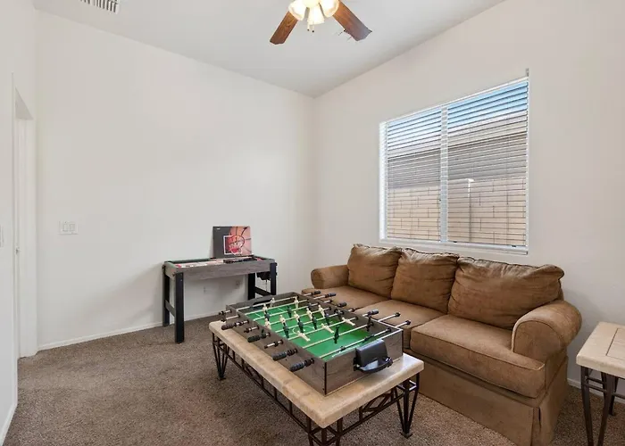 4br | Sleeps 10 | W/ King Bed * Goodyear