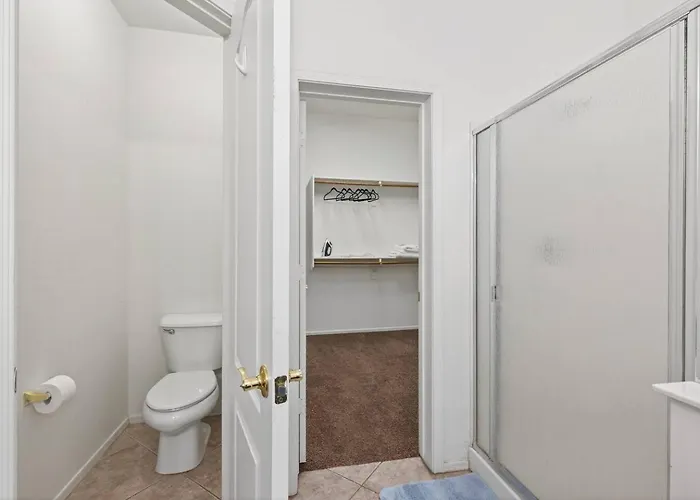 Holiday home 4br | Sleeps 10 | W/ King Bed Goodyear