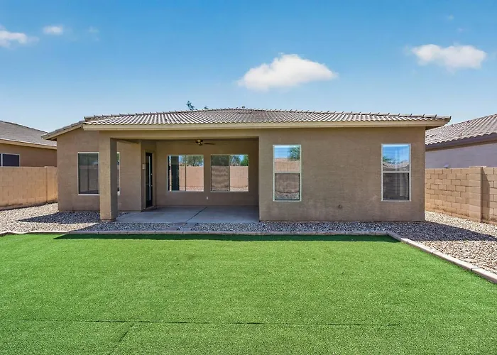 4br | Sleeps 10 | W/ King Bed Holiday home Goodyear